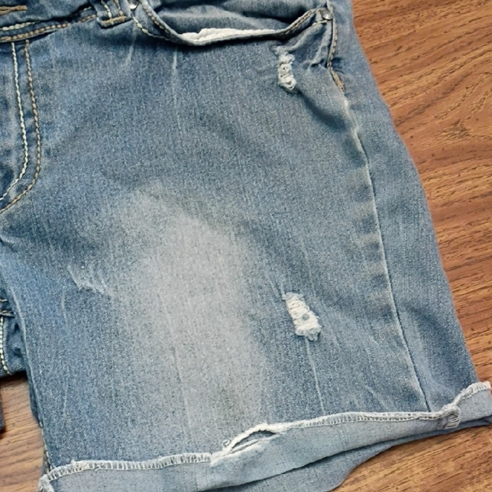 🔥Red Rivet Light Blue Distressed Denim Shorts Women's Size 17 - Picture 6 of 13